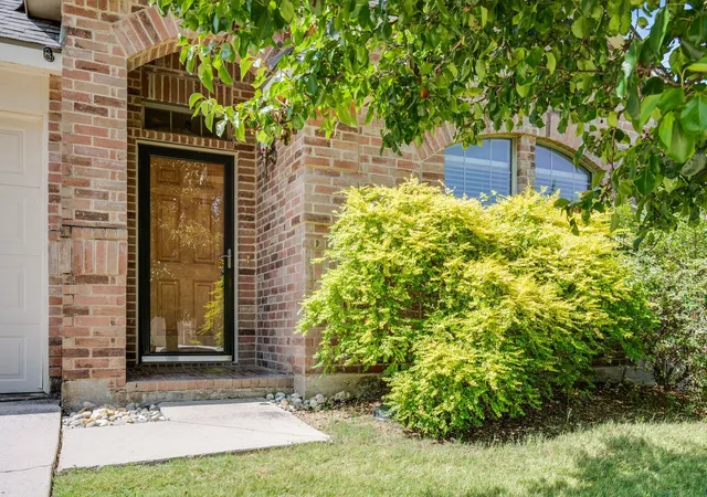 Photo 2 of Sale Pending at 3908 Cloud Cover Rd, Roanoke, TX 76262 | MLS# 21351449 | Listing updated on 2026-09-11