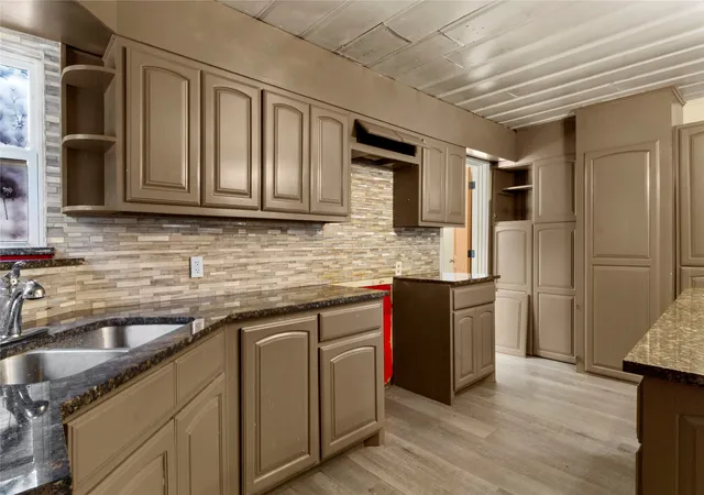 Photo 3 of Single family home for sale at 708 E Commerce, Mexia, TX 76667 | MLS# 21351481 | Listing updated on 2026-09-14