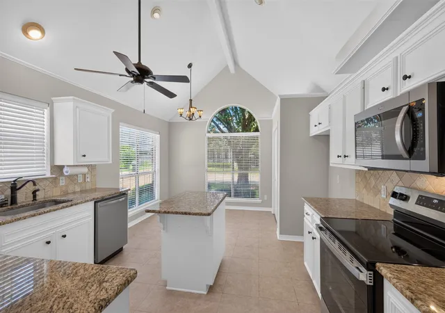 Photo 4 of Single family home for sale at 544 Honeygold Dr, Shreveport, LA 71115 | MLS# 21349853 | Listing updated on 2026-10-05