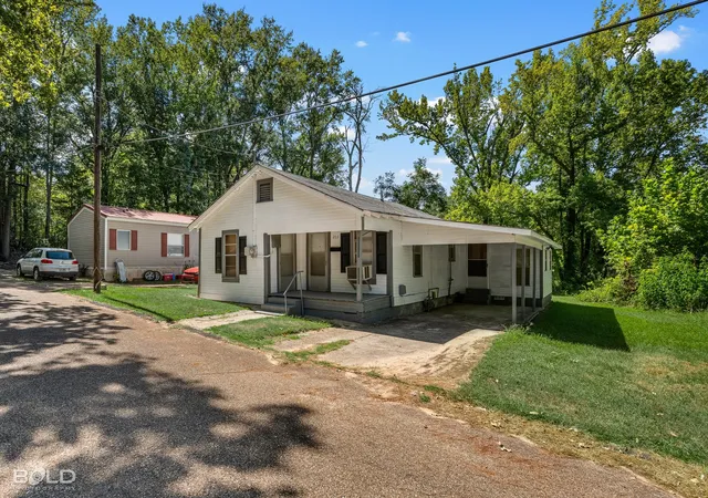 Photo 2 of Single family home for sale at 203 Chyrsler St, Minden, LA 71055 | MLS# 21345636 | Listing updated on 2026-09-12