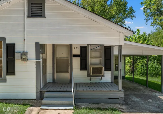 Photo 4 of Single family home for sale at 203 Chyrsler St, Minden, LA 71055 | MLS# 21345636 | Listing updated on 2026-09-29