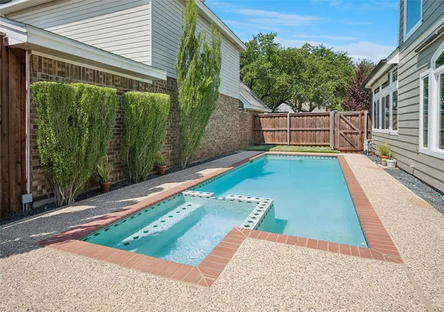 Photo 1 of Single family home for sale at 408 Silverton Dr, Irving, TX 75063 | MLS# 21350931 | Listing updated on 2026-09-21