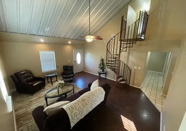 Photo 3 of Single family home for sale at 606 E Clifton St, Stephenville, TX 76401 | MLS# 21348892 | Listing updated on 2026-09-23