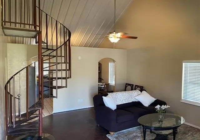 Photo 4 of Single family home for sale at 606 E Clifton St, Stephenville, TX 76401 | MLS# 21348892 | Listing updated on 2026-09-23