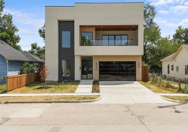 Photo 1 of Single family home for sale at 1926 Nomas St, Dallas, TX 75212 | MLS# 21351846 | Listing updated on 2026-09-12