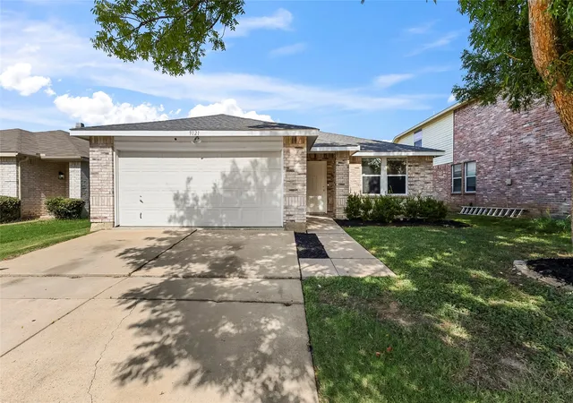 Photo 2 of Single family home for sale at 9121 Riding Stable Ln, Fort Worth, TX 76123 | MLS# 21351897 | Listing updated on 2026-09-10