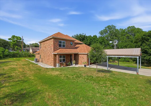 Photo 1 of Single family home for sale at 7200 Courtney Dr, Azle, TX 76020 | MLS# 21351898 | Listing updated on 2026-09-14