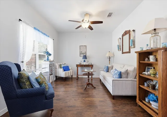 Photo 3 of Single family home for sale at 7200 Courtney Dr, Azle, TX 76020 | MLS# 21351898 | Listing updated on 2026-09-14
