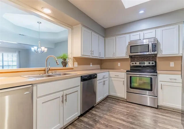 Photo 3 of Single family home for sale at 5919 Volunteer Pl, Rockwall, TX 75032 | MLS# 21351910 | Listing updated on 2026-09-13
