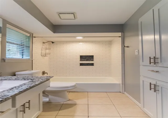 Photo 4 of Single family home for sale at 5919 Volunteer Pl, Rockwall, TX 75032 | MLS# 21351910 | Listing updated on 2026-09-13