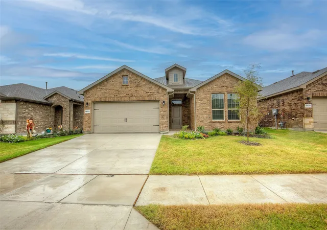 Photo 3 of Single family home for sale at 14533 Caelum Dr, Haslet, TX 76052 | MLS# 21351876 | Listing updated on 2026-09-14