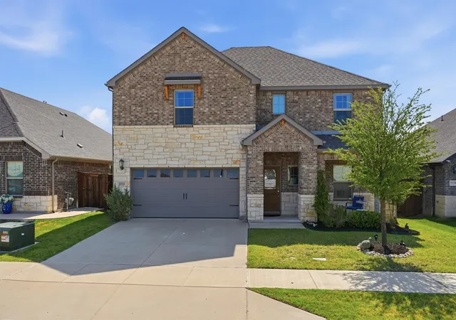 Photo 1 of Single family home for sale at 5525 Summit Creek Rd, Fort Worth, TX 76126 | MLS# 21349697 | Listing updated on 2026-09-08
