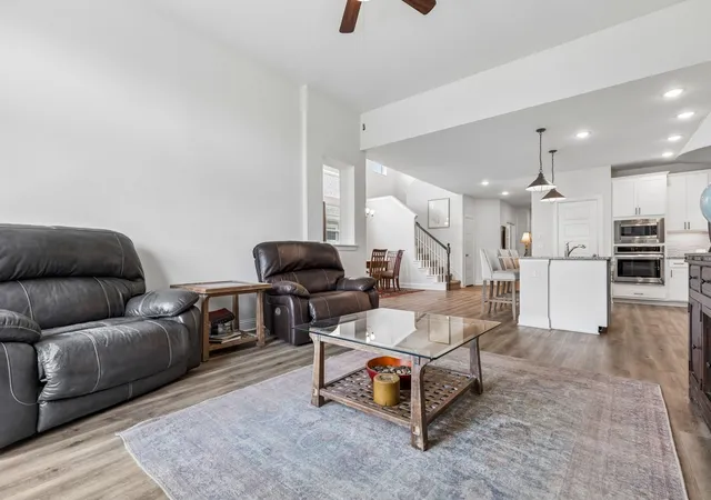Photo 4 of Single family home for sale at 2609 Woodhill Wy, Justin, TX 76247 | MLS# 21350317 | Listing updated on 2026-09-30