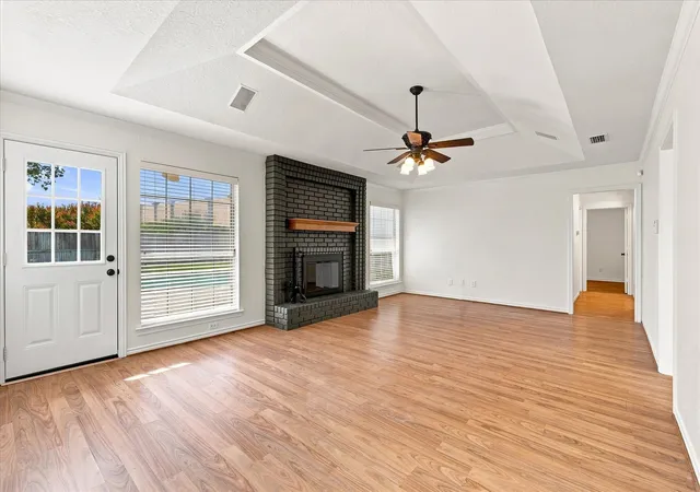 Photo 4 of Sale Pending at 3 Roaring Creek Ct, Roanoke, TX 76262 | MLS# 21351652 | Listing updated on 2026-09-11