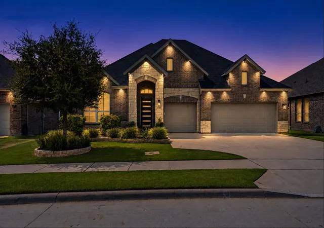 Photo 3 of Single family home for sale at 11305 Bull Head Ln, Roanoke, TX 76262 | MLS# 21351570 | Listing updated on 2026-09-12