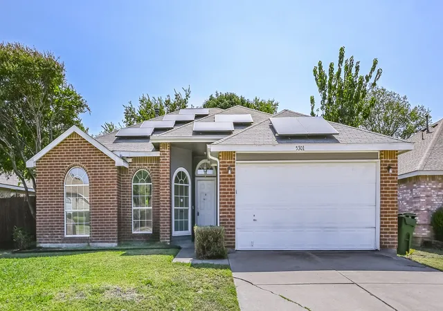Photo 2 of Sale Pending at 5301 Rio Bravo Dr, Arlington, TX 76017 | MLS# 21351135 | Listing updated on 2026-09-08