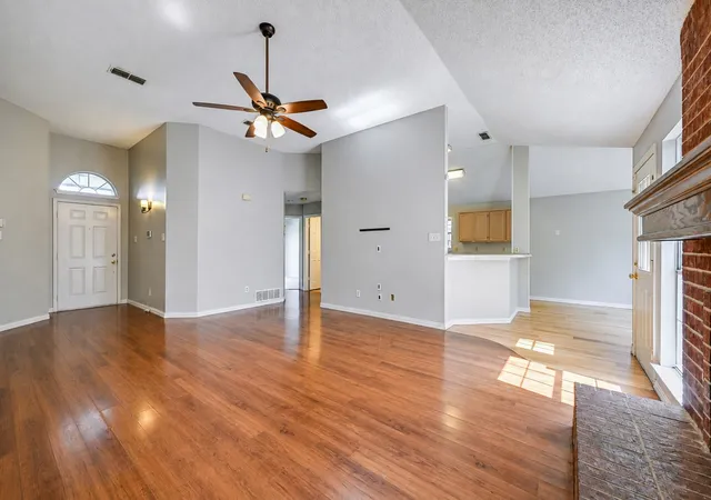 Photo 3 of Sale Pending at 5301 Rio Bravo Dr, Arlington, TX 76017 | MLS# 21351135 | Listing updated on 2026-09-08