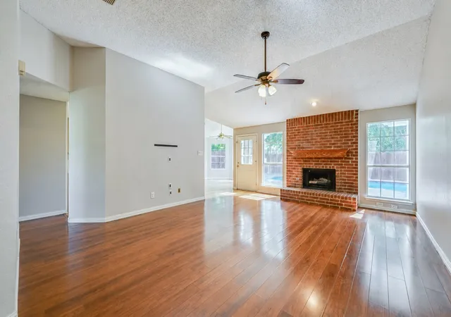 Photo 3 of Sale Pending at 5301 Rio Bravo Dr, Arlington, TX 76017 | MLS# 21351135 | Listing updated on 2026-09-08