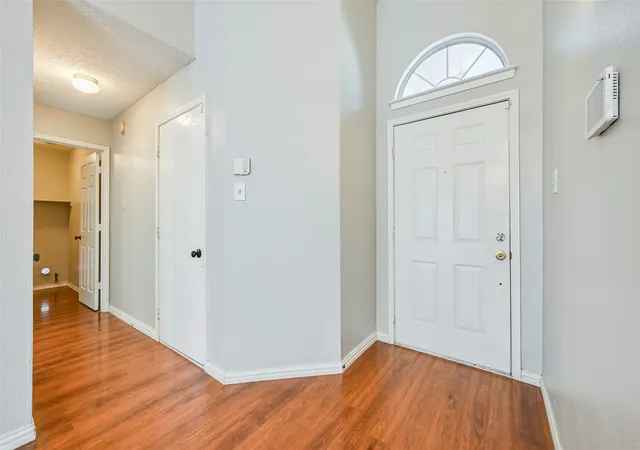 Photo 4 of Sale Pending at 5301 Rio Bravo Dr, Arlington, TX 76017 | MLS# 21351135 | Listing updated on 2026-09-08