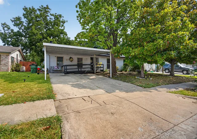 Photo 1 of Single family home for sale at 821 Milky Wy, Garland, TX 75040 | MLS# 21346614 | Listing updated on 2026-10-05