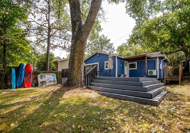 Photo 1 of Single family home for sale at 1130 W Lake Dr, Weatherford, TX 76087 | MLS# 21348610 | Listing updated on 2026-09-19
