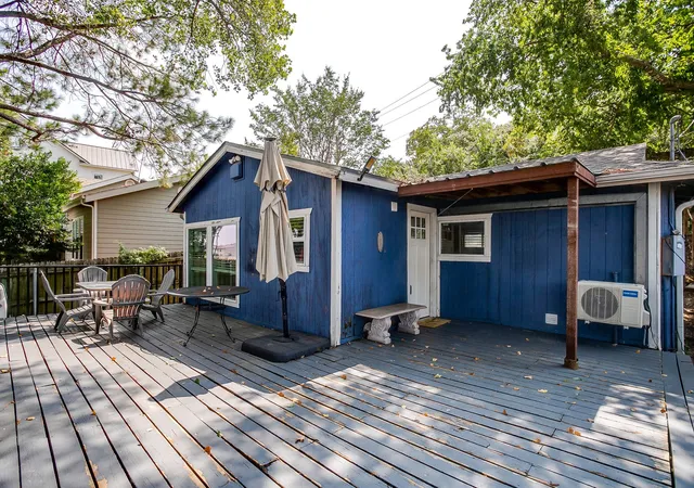 Photo 4 of Single family home for sale at 1130 W Lake Dr, Weatherford, TX 76087 | MLS# 21348610 | Listing updated on 2026-09-19