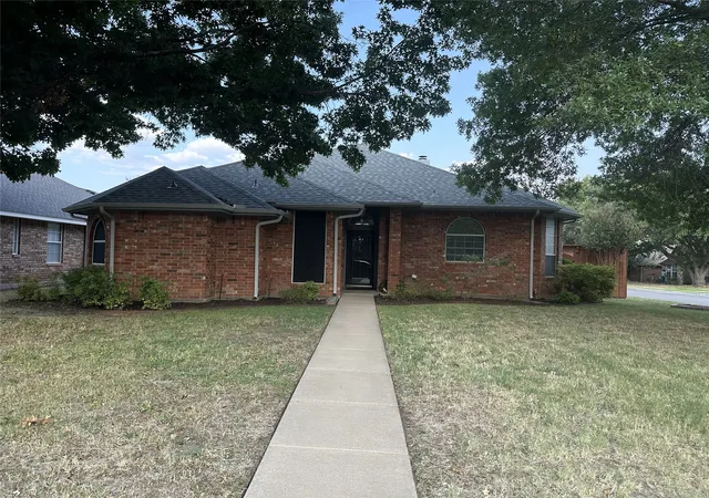 Photo 1 of Single family home for sale at 3308 Pheasant Holw, Denton, TX 76207 | MLS# 21351902 | Listing updated on 2026-09-15