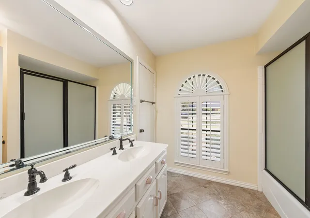 Photo 4 of Single family home for sale at 118 Riggs Cir, Mesquite, TX 75149 | MLS# 21349184 | Listing updated on 2026-09-11