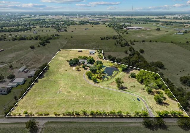 Photo 1 of Single family home for sale at 812 Vz County Road 3424, Wills Point, TX 75169 | MLS# 21349026 | Listing updated on 2026-09-26
