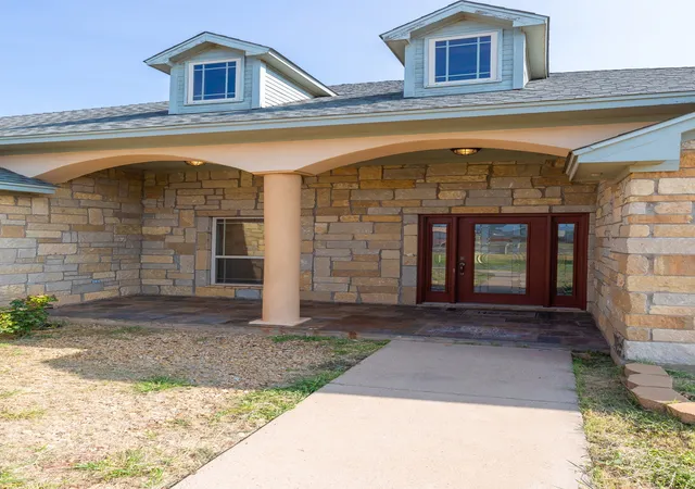 Photo 4 of Single family home for sale at 118 Cinch Trl, Abilene, TX 79606 | MLS# 21351859 | Listing updated on 2026-09-10