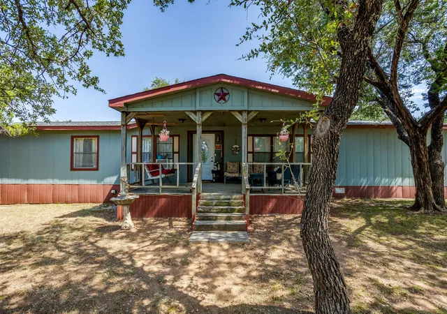 Photo 2 of Manufactured home for sale at 4406 Appletree Ct, Granbury, TX 76048 | MLS# 21348621 | Listing updated on 2026-09-12