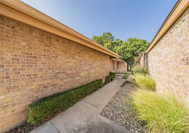 Photo 3 of Townhouse for sale at 23 Park Ln, Bedford, TX 76021 | MLS# 21347299 | Listing updated on 2026-09-09