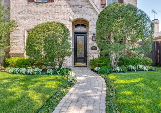 Photo 2 of Single family home for sale at 6405 Del Norte Ln, Dallas, TX 75225 | MLS# 21351814 | Listing updated on 2026-09-13