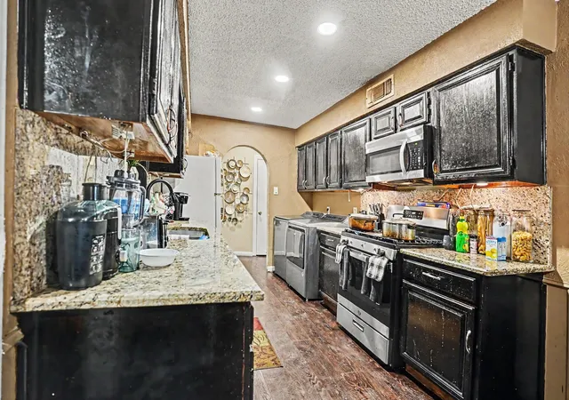Photo 3 of Single family home for sale at 737 Judy Ln, Seagoville, TX 75159 | MLS# 21347651 | Listing updated on 2026-09-14