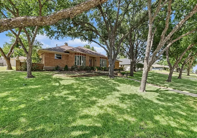 Photo 3 of Single family home for sale at 1905 Toler Trl, Garland, TX 75043 | MLS# 21344478 | Listing updated on 2026-10-06