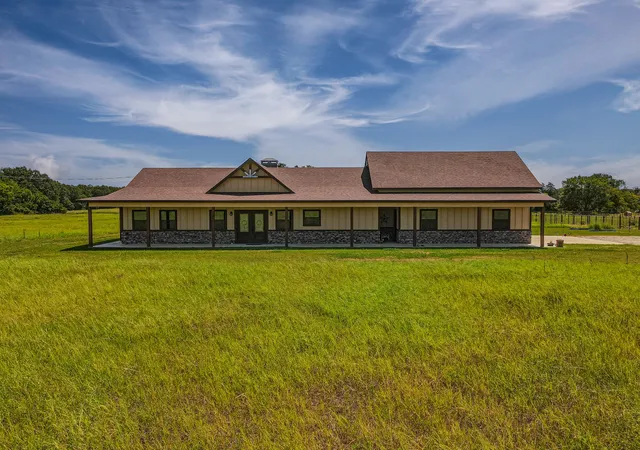 Photo 2 of Single family home for sale at 2141 Rs County Road 2250, Alba, TX 75410 | MLS# 21352383 | Listing updated on 2026-10-04