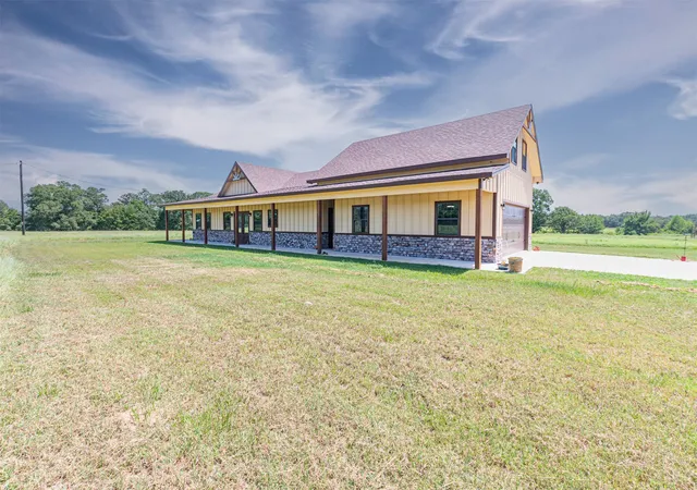 Photo 3 of Single family home for sale at 2141 Rs County Road 2250, Alba, TX 75410 | MLS# 21352383 | Listing updated on 2026-10-04
