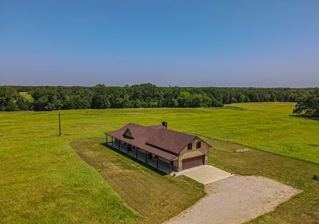 Photo 3 of Single family home for sale at 2141 Rs County Road 2250, Alba, TX 75410 | MLS# 21352383 | Listing updated on 2026-10-04