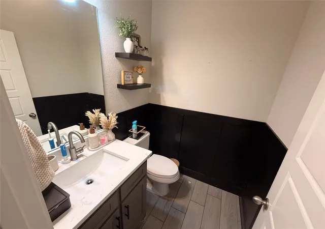 Photo 4 of Single family home for sale at 1714 Rosewood St, Grand Prairie, TX 75050 | MLS# 21352384 | Listing updated on 2026-09-10