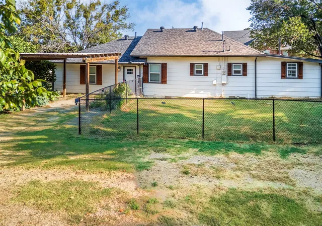 Photo 1 of Single family home for sale at 310 North Rd, Kennedale, TX 76060 | MLS# 21352262 | Listing updated on 2026-09-11