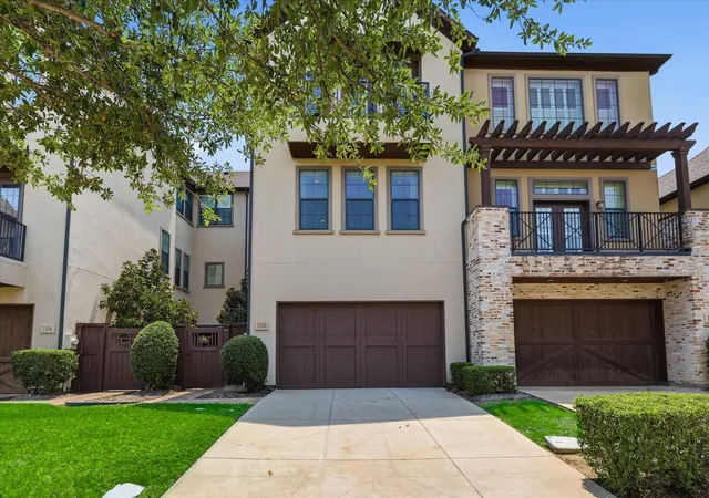 Photo 2 of Townhouse for sale at 1110 Emerson Park Ln, Irving, TX 75063 | MLS# 21348835 | Listing updated on 2026-10-03