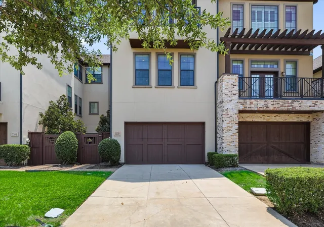 Photo 3 of Townhouse for sale at 1110 Emerson Park Ln, Irving, TX 75063 | MLS# 21348835 | Listing updated on 2026-10-03