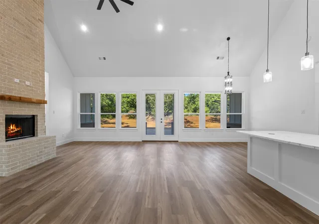 Photo 4 of Single family home for sale at 5609 Thousand Oaks Dr, Joshua, TX 76058 | MLS# 21352473 | Listing updated on 2026-10-05
