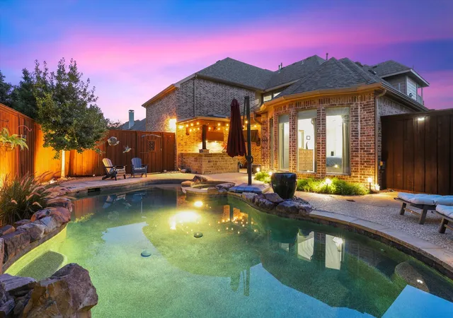 Photo 4 of Sale Pending at 9878 Ranchero Dr, Frisco, TX 75033 | MLS# 21341814 | Listing updated on 2026-09-08
