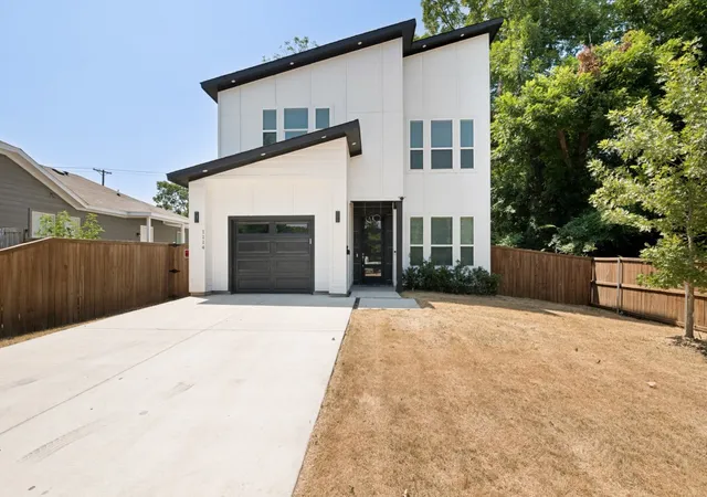 Photo 3 of Single family home for sale at 1114 E Woodin Blvd, Dallas, TX 75216 | MLS# 21352554 | Listing updated on 2026-09-12