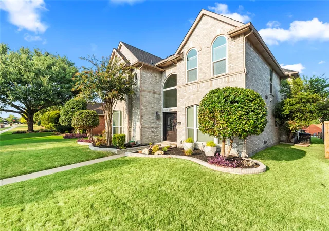Photo 3 of Single family home for sale at 6008 Arlington Dr, Frisco, TX 75035 | MLS# 21351710 | Listing updated on 2026-10-07