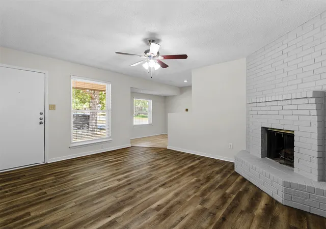 Photo 4 of Sale Pending at 5001 Darrow Ln, Arlington, TX 76017 | MLS# 21350106 | Listing updated on 2026-09-08