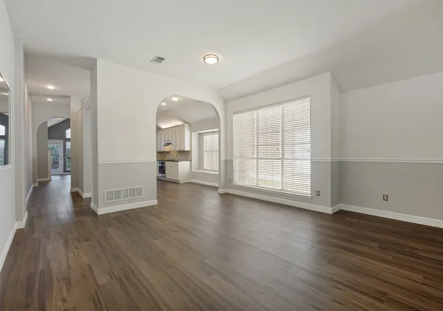 Photo 2 of Single family home for sale at 5525 Pebble Ct, Mc Kinney, TX 75072 | MLS# 21351816 | Listing updated on 2026-09-21