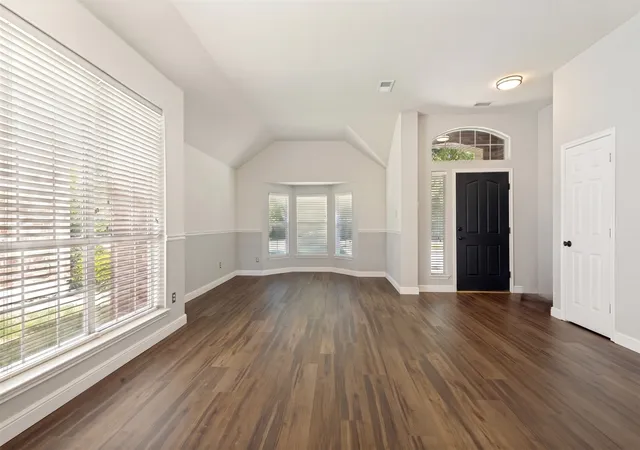 Photo 3 of Single family home for sale at 5525 Pebble Ct, Mc Kinney, TX 75072 | MLS# 21351816 | Listing updated on 2026-09-21