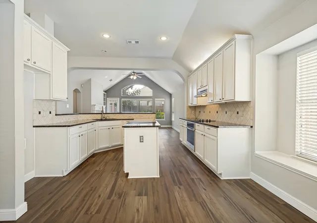 Photo 4 of Single family home for sale at 5525 Pebble Ct, Mc Kinney, TX 75072 | MLS# 21351816 | Listing updated on 2026-09-21